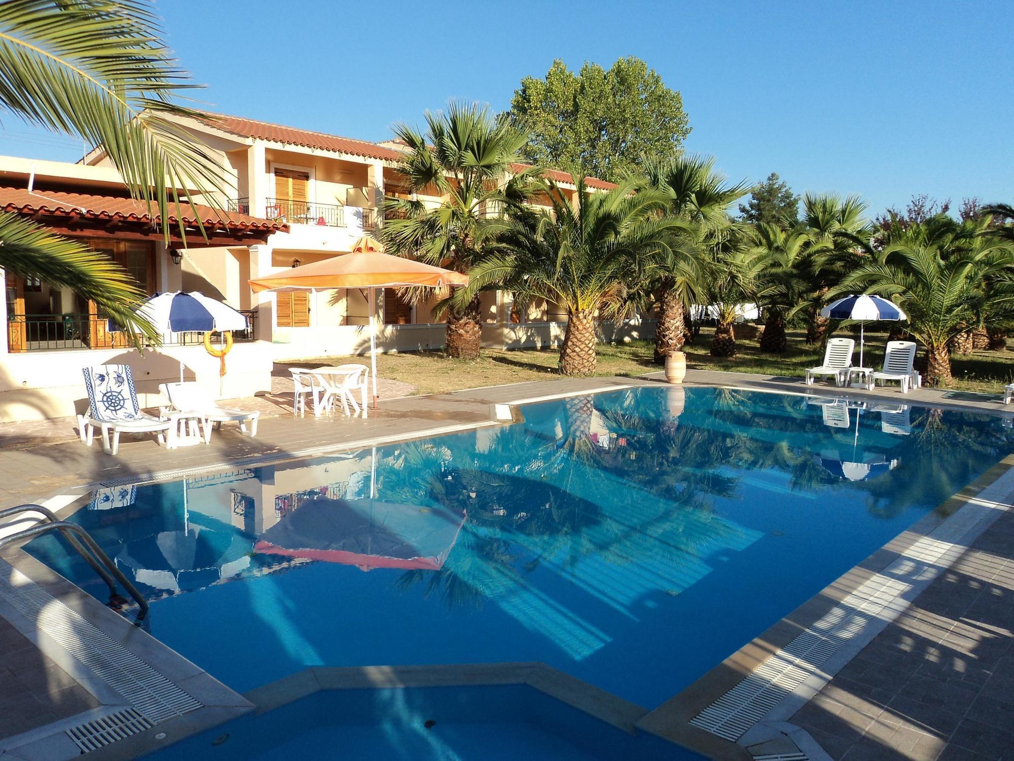 Faethon Aparthotel Karousadhes  Bagian luar foto