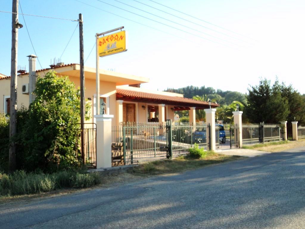 Faethon Aparthotel Karousadhes  Bagian luar foto