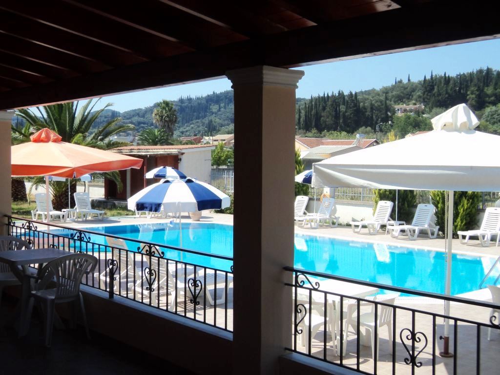Faethon Aparthotel Karousadhes  Bagian luar foto