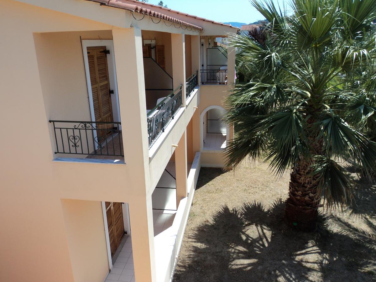 Faethon Aparthotel Karousadhes  Bagian luar foto